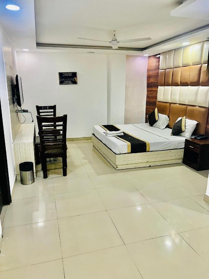 Hotel Asian Plaza Delhi Airport Νέο Δελχί Εξωτερικό φωτογραφία