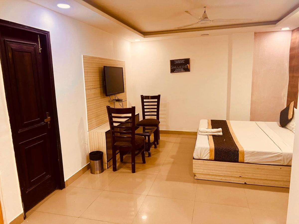Hotel Asian Plaza Delhi Airport Νέο Δελχί Εξωτερικό φωτογραφία